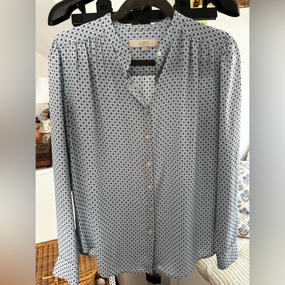 LOFT women’s light blue with chic pattern Button Down blouse - Picture 1 of 2